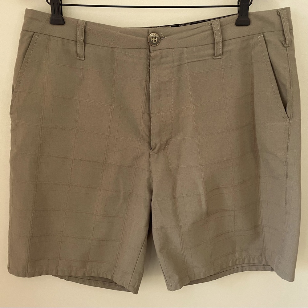5/$25 RipZone Shorts Beige Size 34